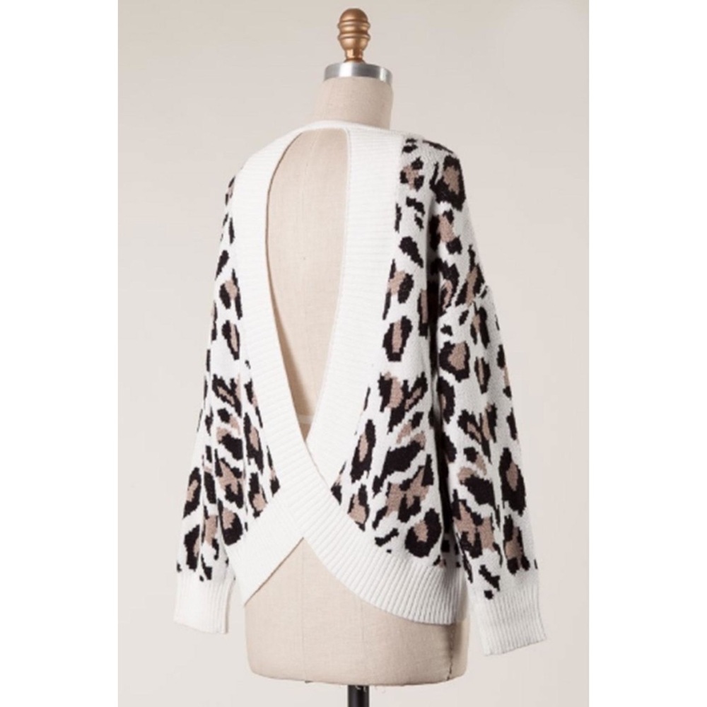 Open-Back Oversized Leopard Print Sweater